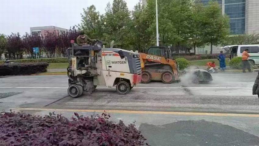 沥青路面铣刨